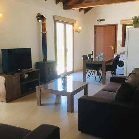 2 Holiday home Tris Elies