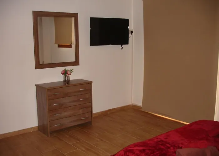 2 Case de vacanță Tris Elies