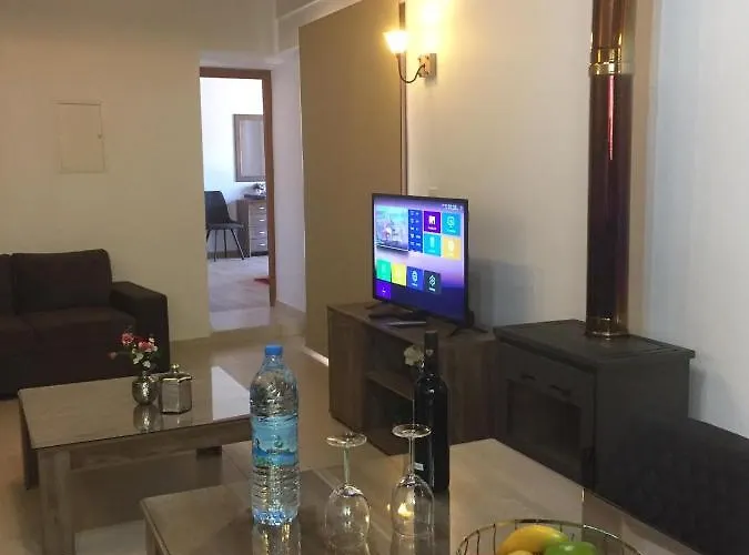 Holiday home 2 Tris Elies